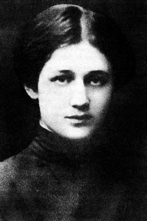 Anna Akhmatova 1904